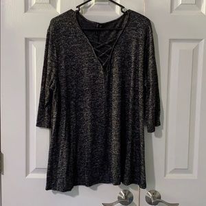 4/$25 black marble 3/4 sleeve crisscross shirt